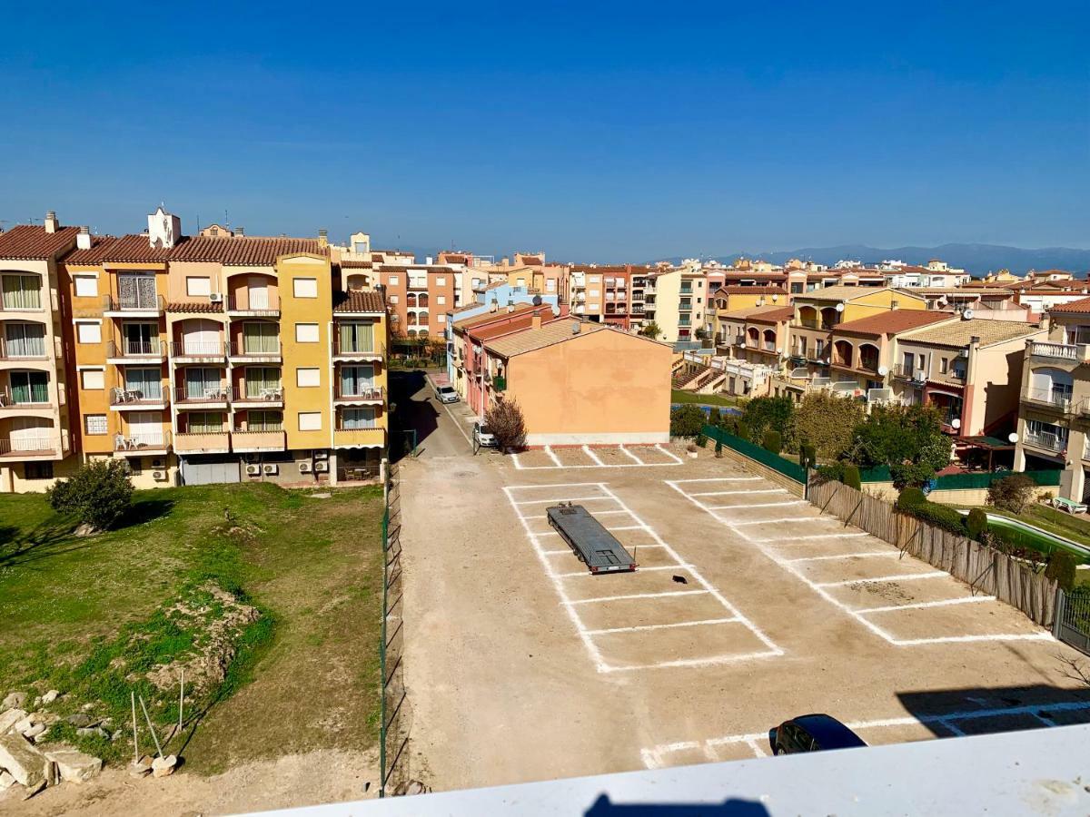 Apartmán Edifici Valeria Empuriabrava Exteriér fotografie
